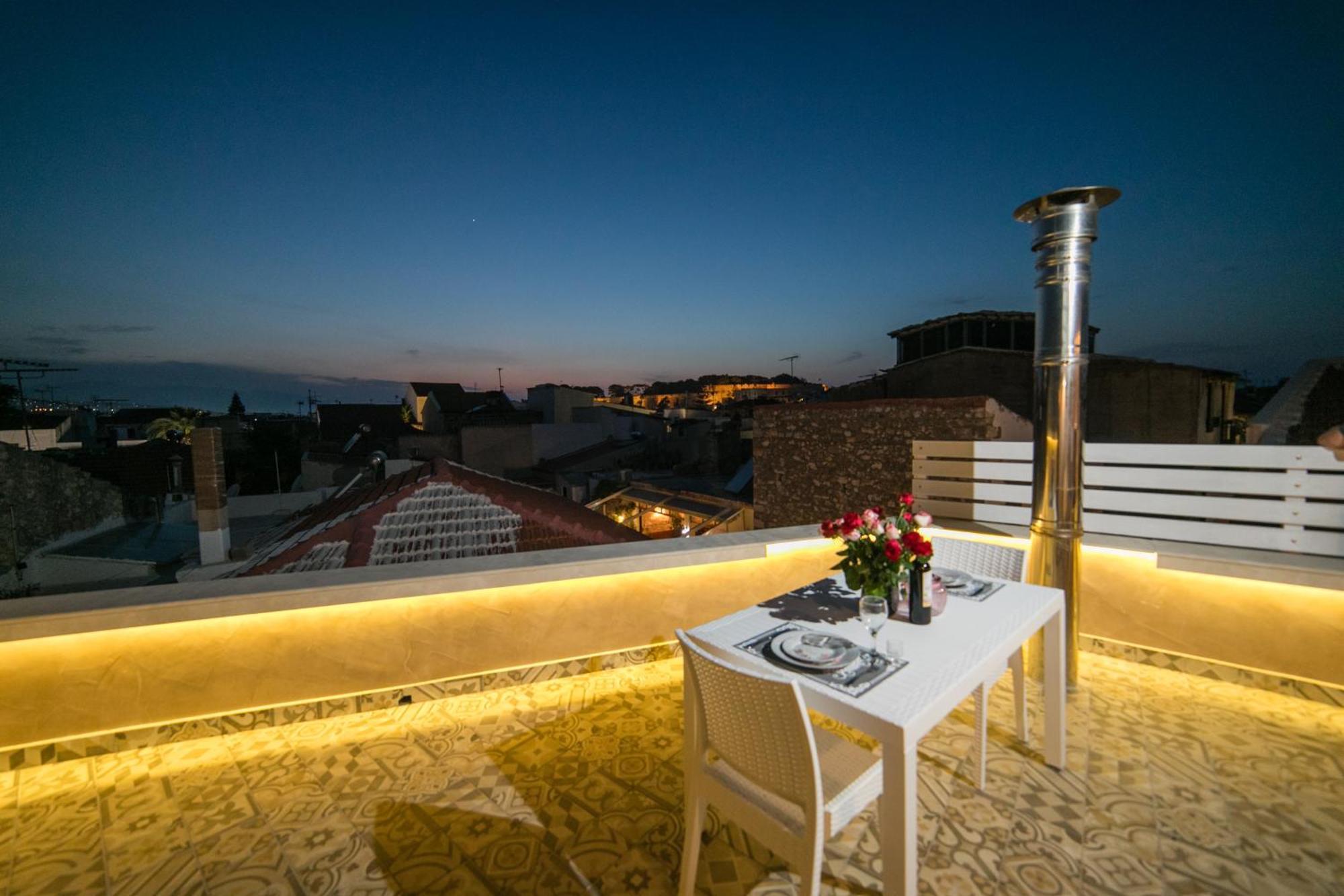 Jacuzzi Suite In The Heart Of Oldtown Rétino Exterior foto