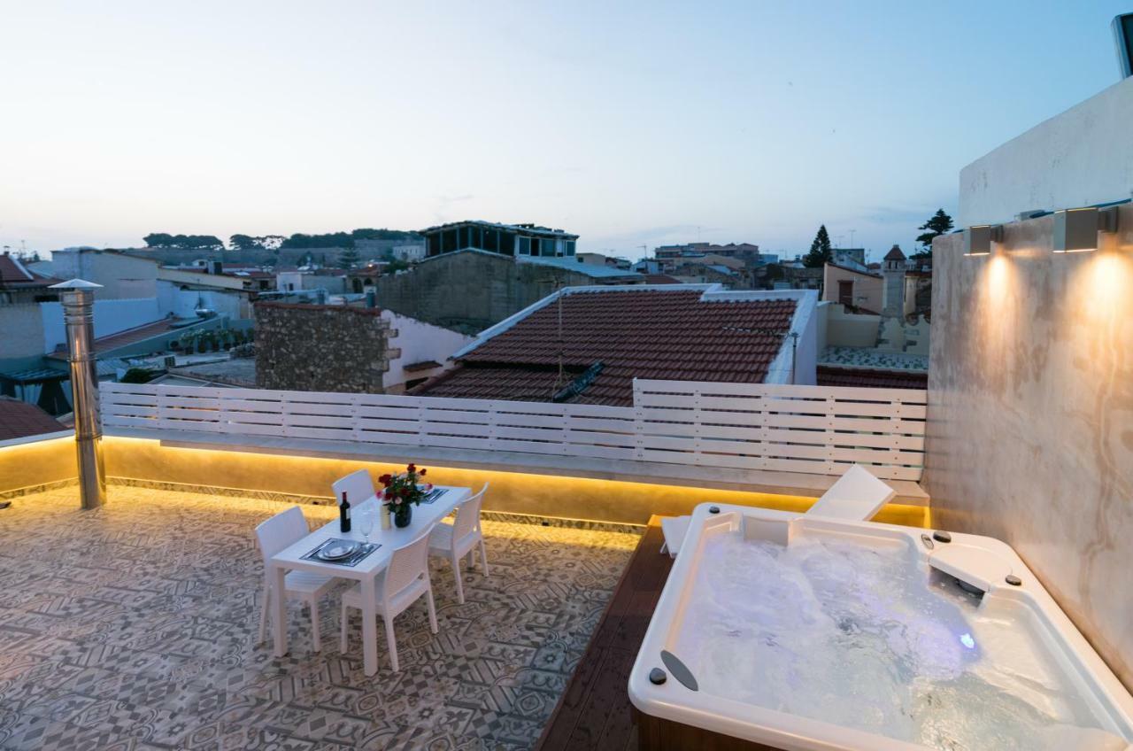 Jacuzzi Suite In The Heart Of Oldtown Rétino Exterior foto