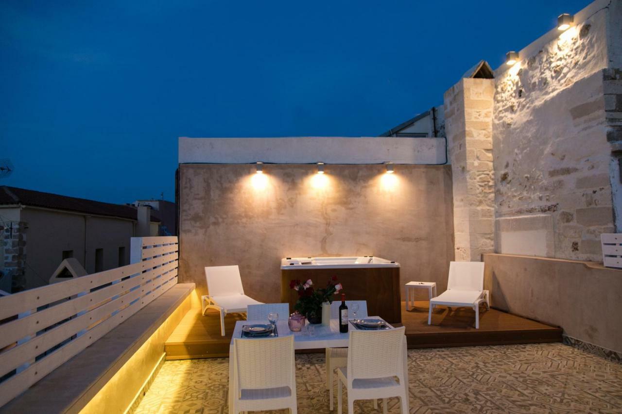 Jacuzzi Suite In The Heart Of Oldtown Rétino Exterior foto